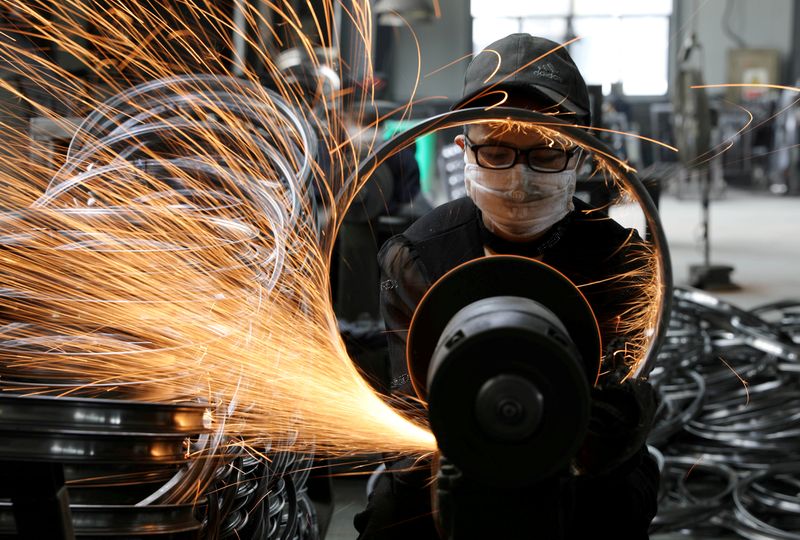 China's industrial profits extend downward for a seventh month