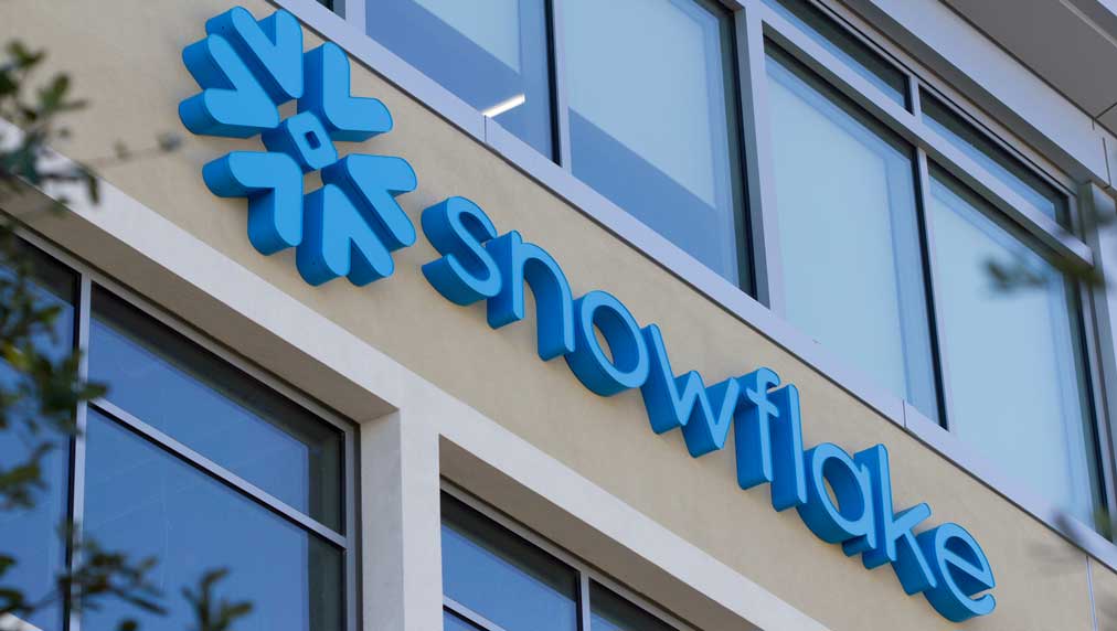 SNOW Stock: Snowflake Earnings Beat Revenue Rise 36%