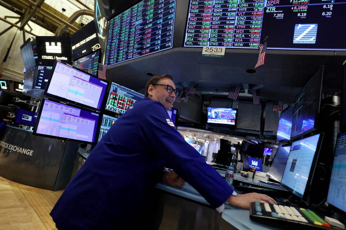Technology Stocks Rise, Revenue Falls Ahead of Nvidia Earnings: Stock Market News Today
